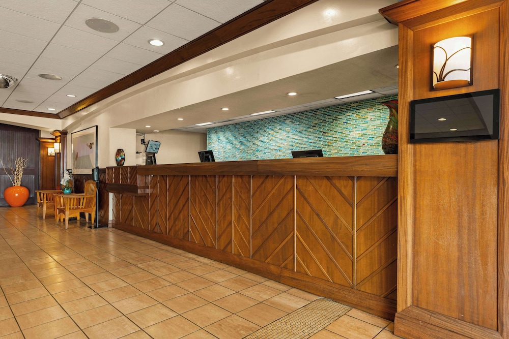 Airport Honolulu Hotel, Trademark Collection by Wyndham 9/63