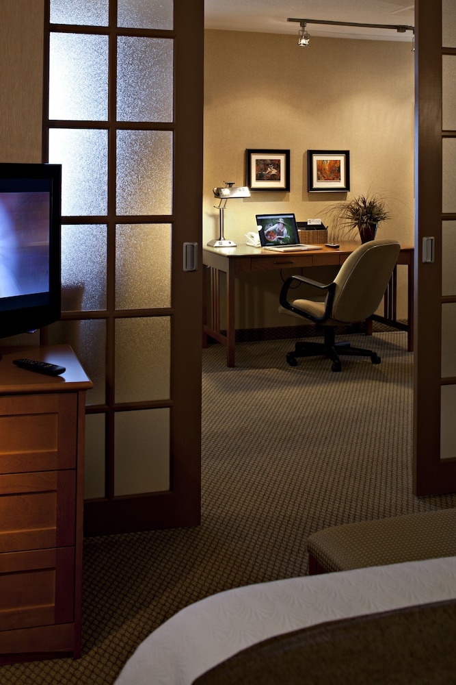 Carriage House Hotel Conference Centre 25/50