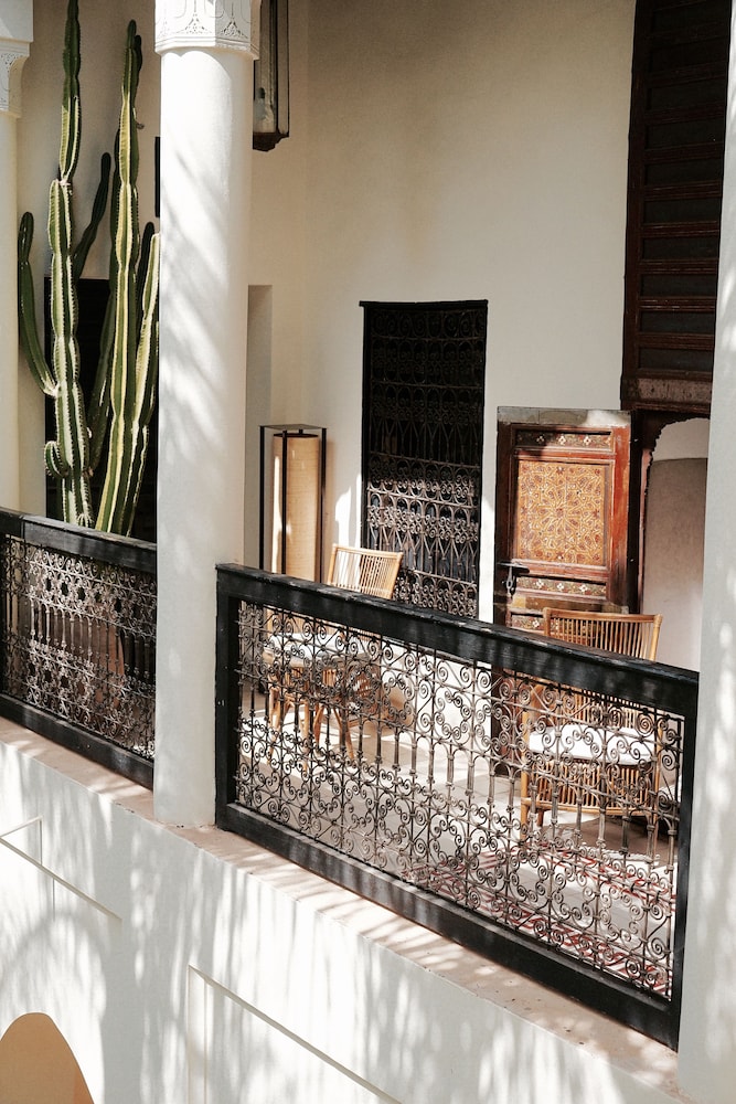 Riad 72 10/76