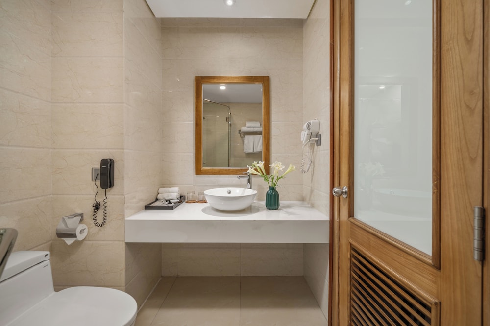 Serene Beach Hotel Danang 69/69