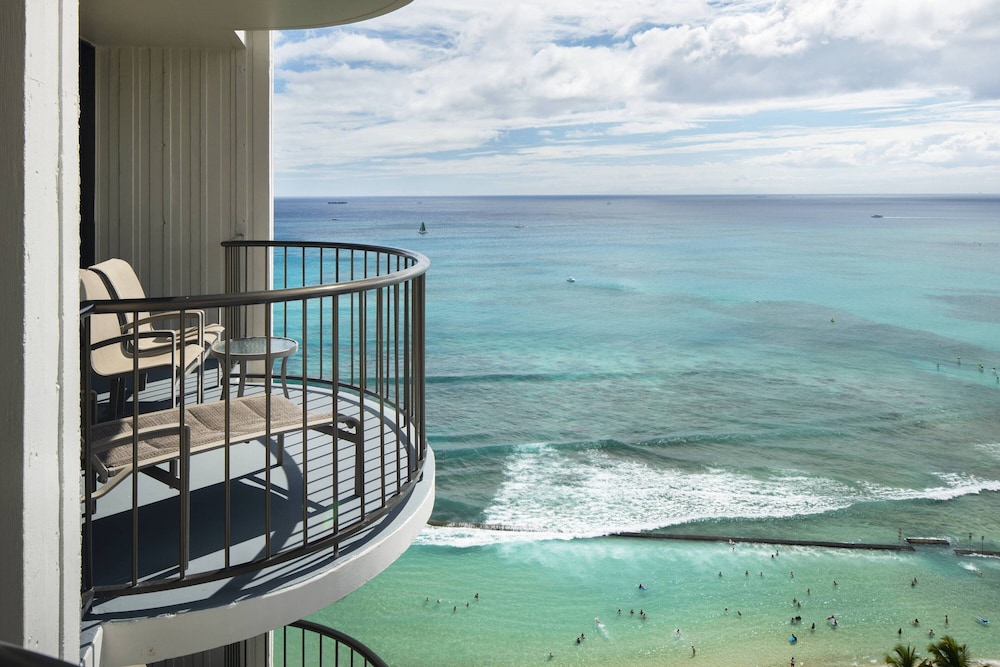 Waikiki Beach Marriott Resort and Spa 25/41
