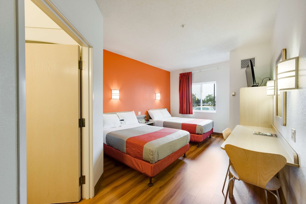 Motel6 Brampton, ON - Toronto 12/33
