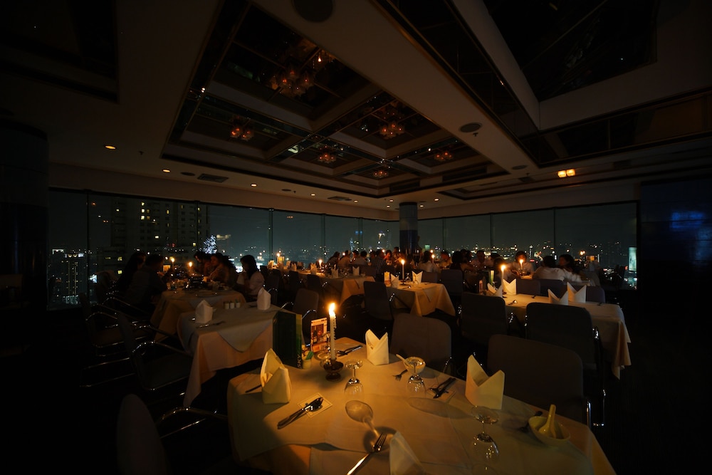Baiyoke Suite 51/63