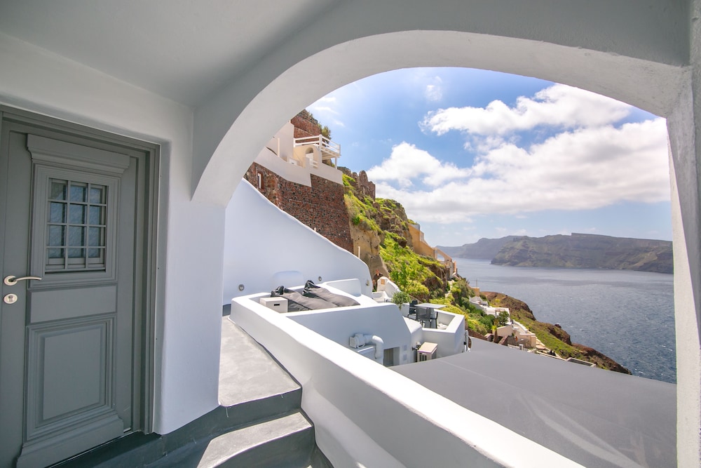 Suite, Queen Bed, Sunset View, Outdoor Jetted Tub, Sofa، Theodora Suites - Adults Only 7/7