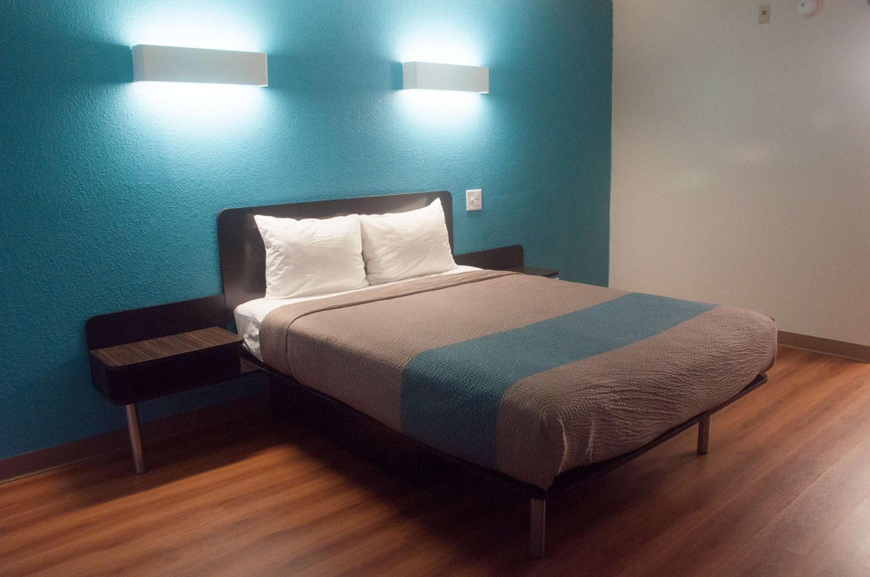 غرفة بسرير كوين لذوي الإعاقة، Motel6 Raleigh, NC - North 9/10
