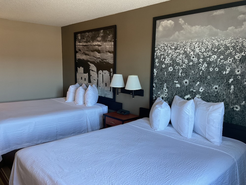 غرفة قياسية بسريرين كوين، Super 8 by Wyndham Colorado Springs Airport 3/3