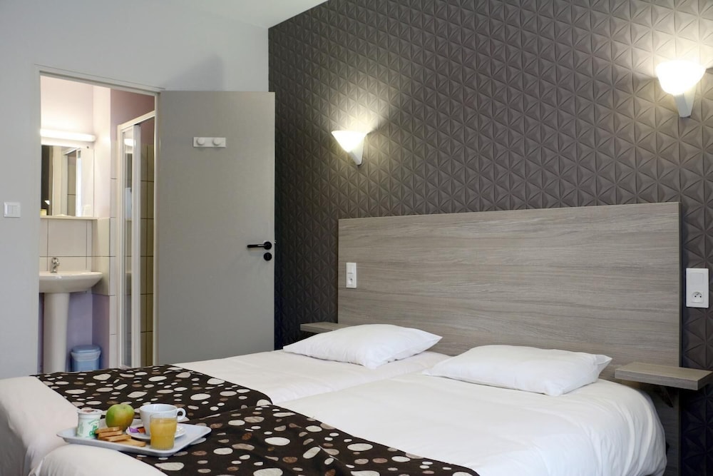 HOTEL DE LA PLACE 12/50