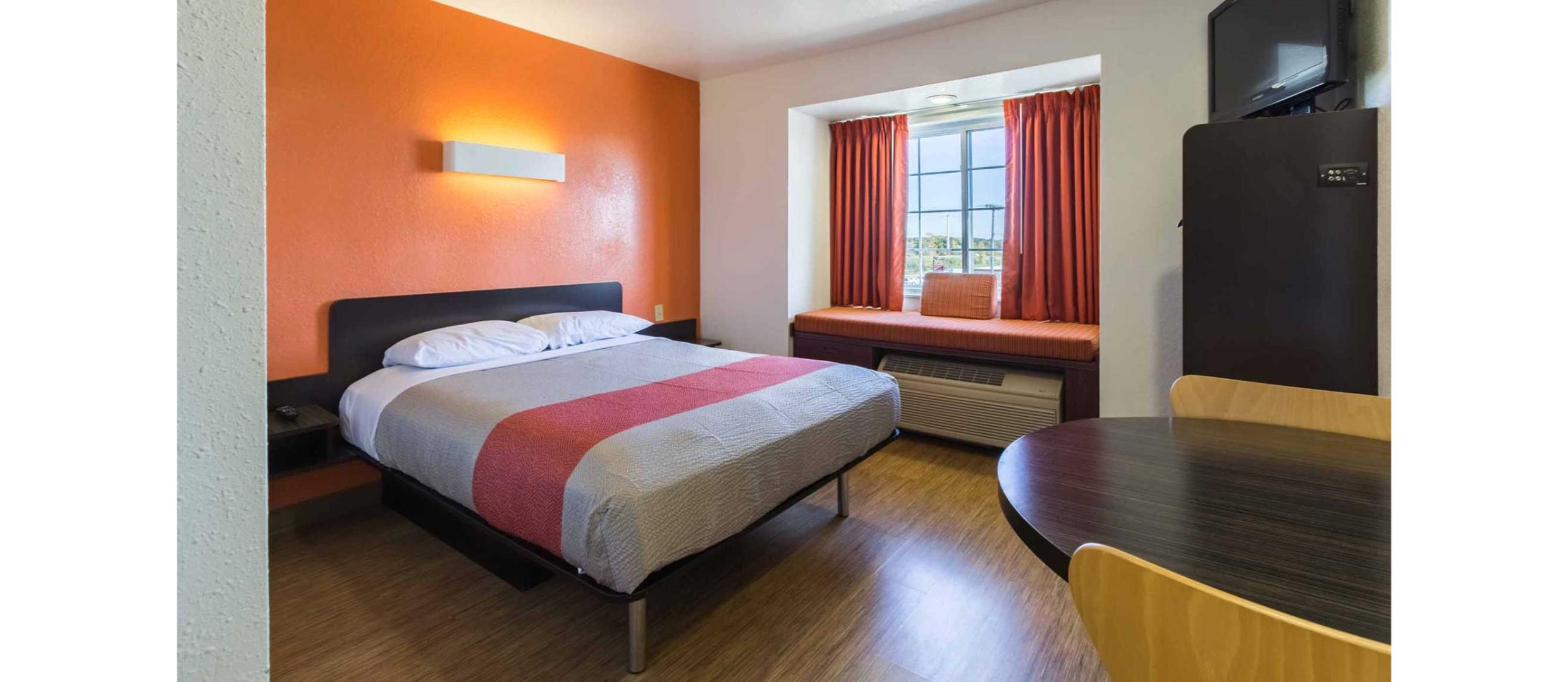 غرفة بسريرين كوين لذوي الإعاقة، Motel6 Huron, OH - Sandusky 2/7