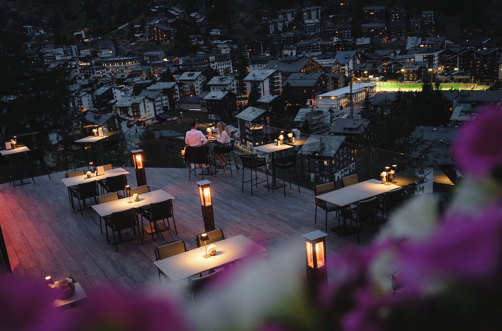 Chalet Hotel Schonegg 45/49