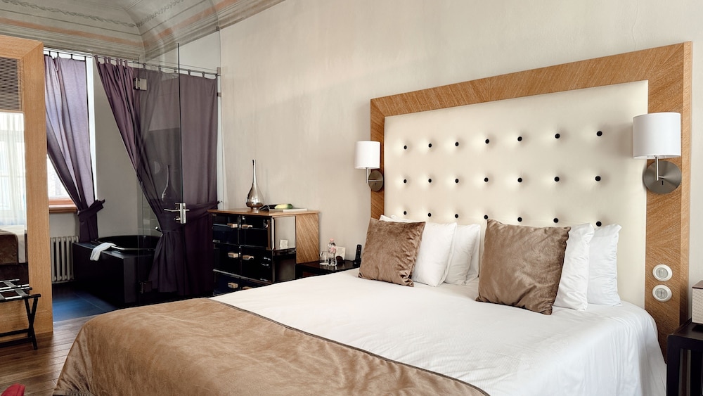 Deluxe, Suite, King Bed
