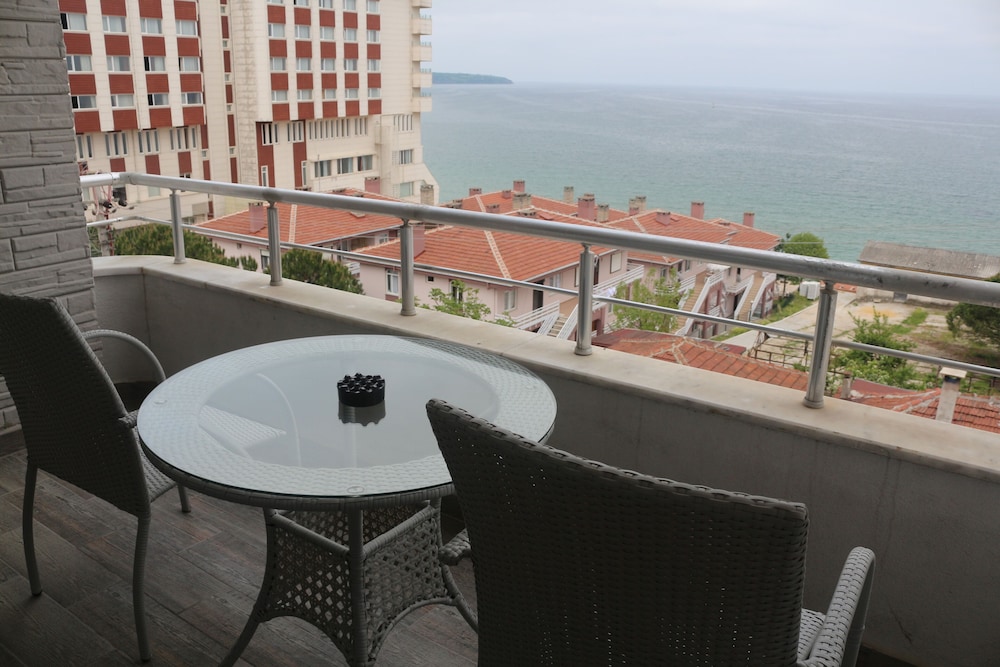 Longoz Hotel 2/25