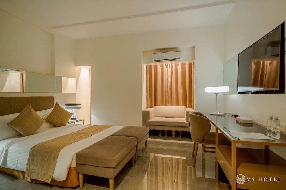 VS Hotel 16/48