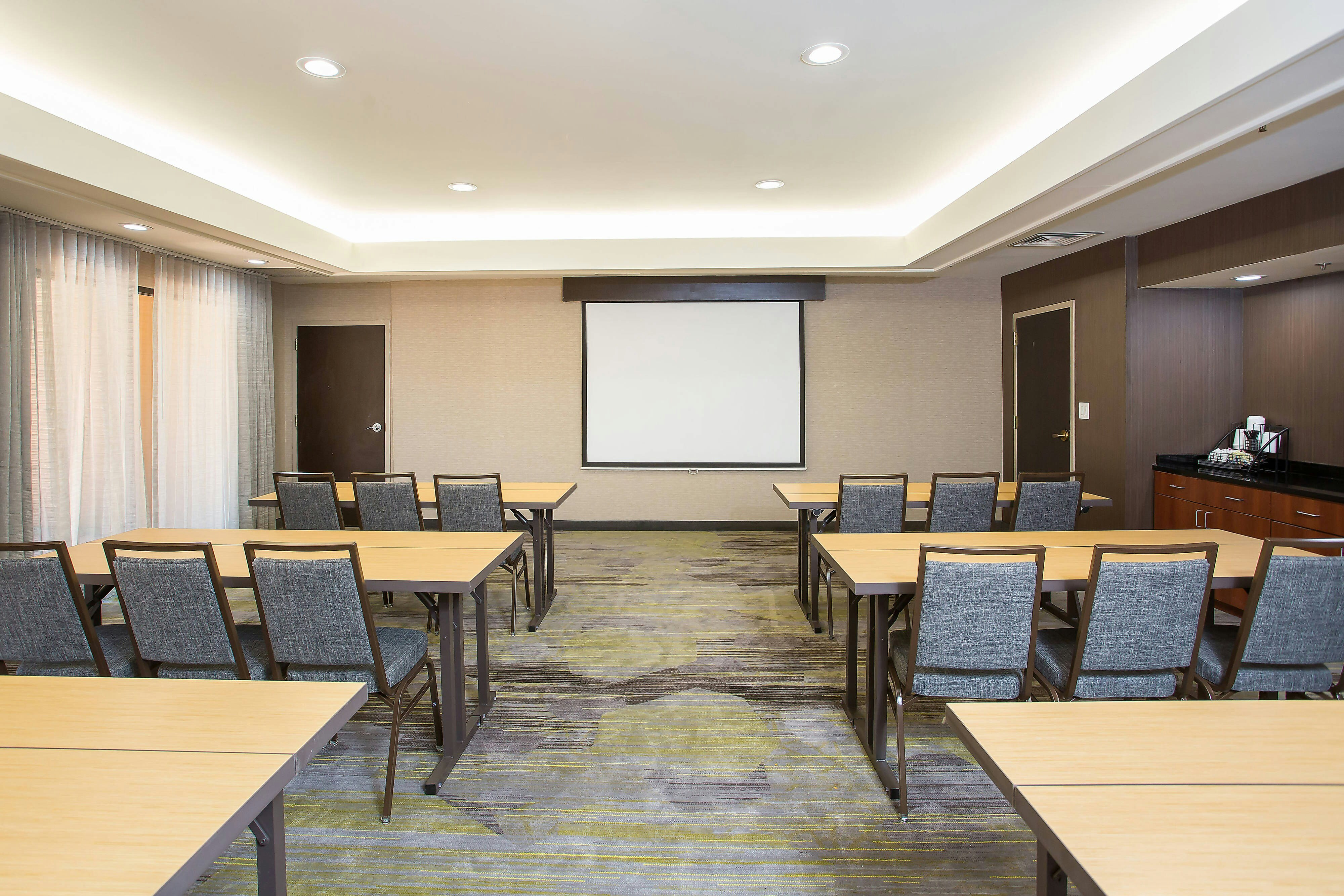 Courtyard By Marriott Boston Westborough 23/26