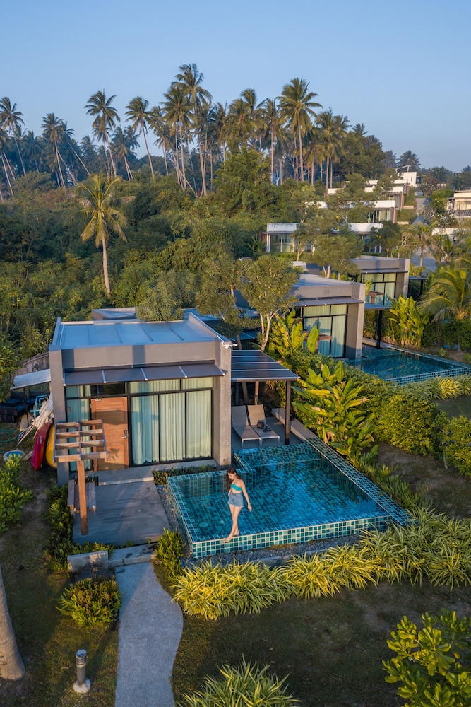 SEAnery Beach Resort 5/66