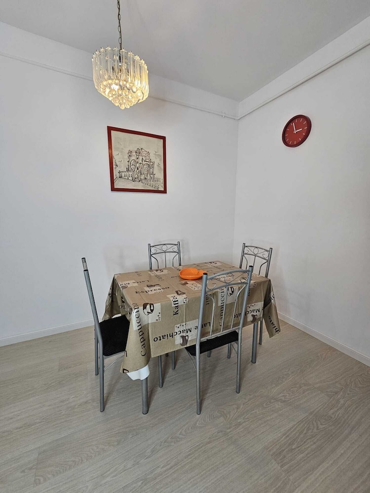 Gabizz Apartments 33/50