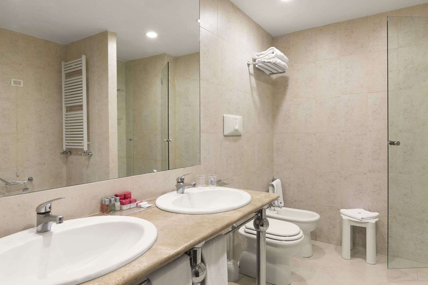 Ramada By Wyndham Naples 44/47