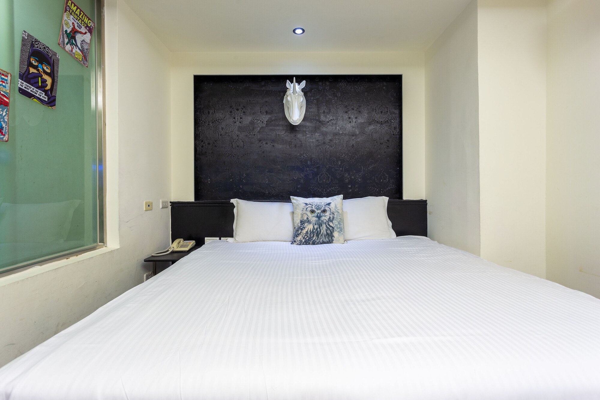 DELUXE, DOUBLE BED