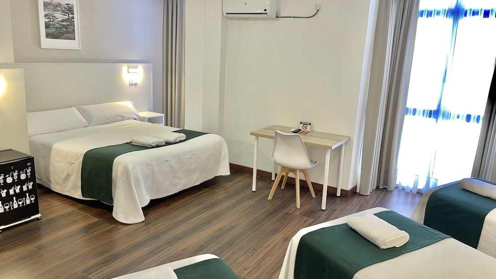 Hostal Gran Via 12/40