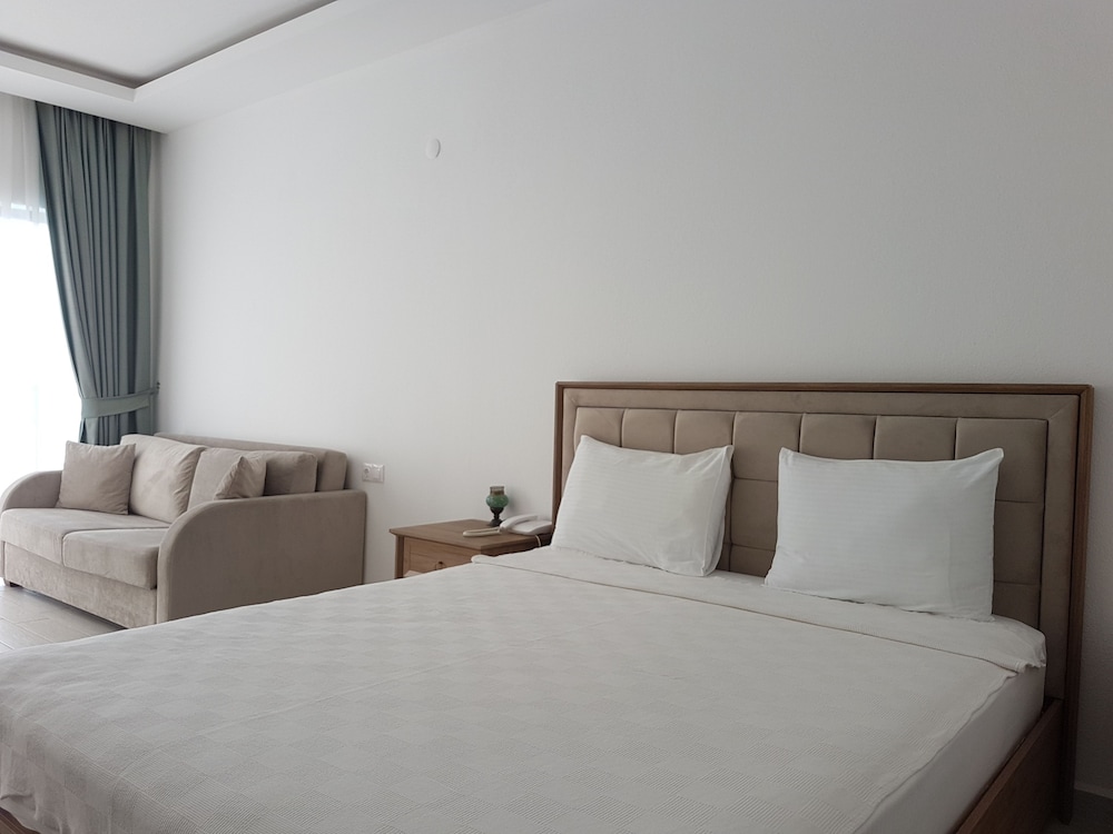 Z Exclusive Hotel And Villas 10/30