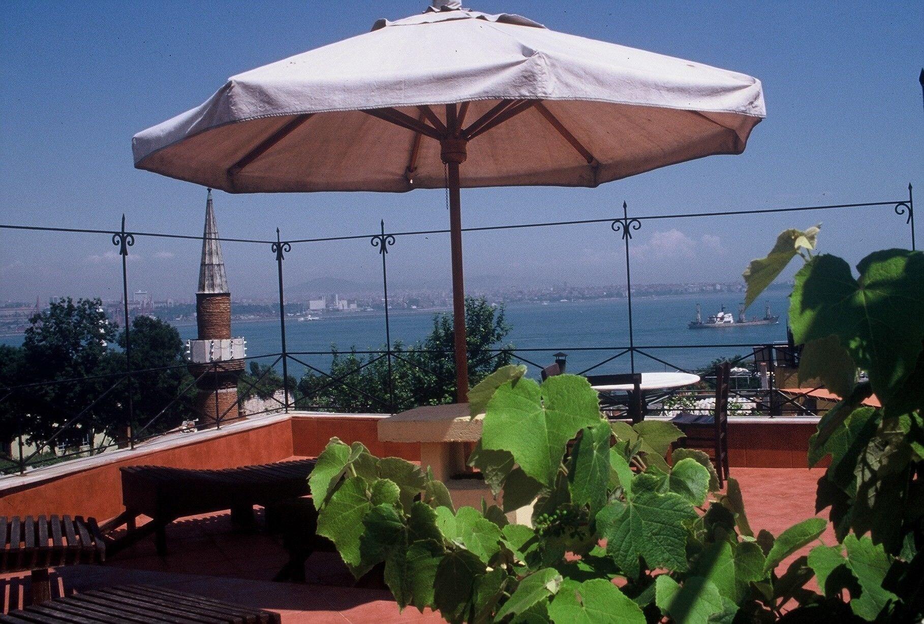 Hotel Empress Zoe 3/100