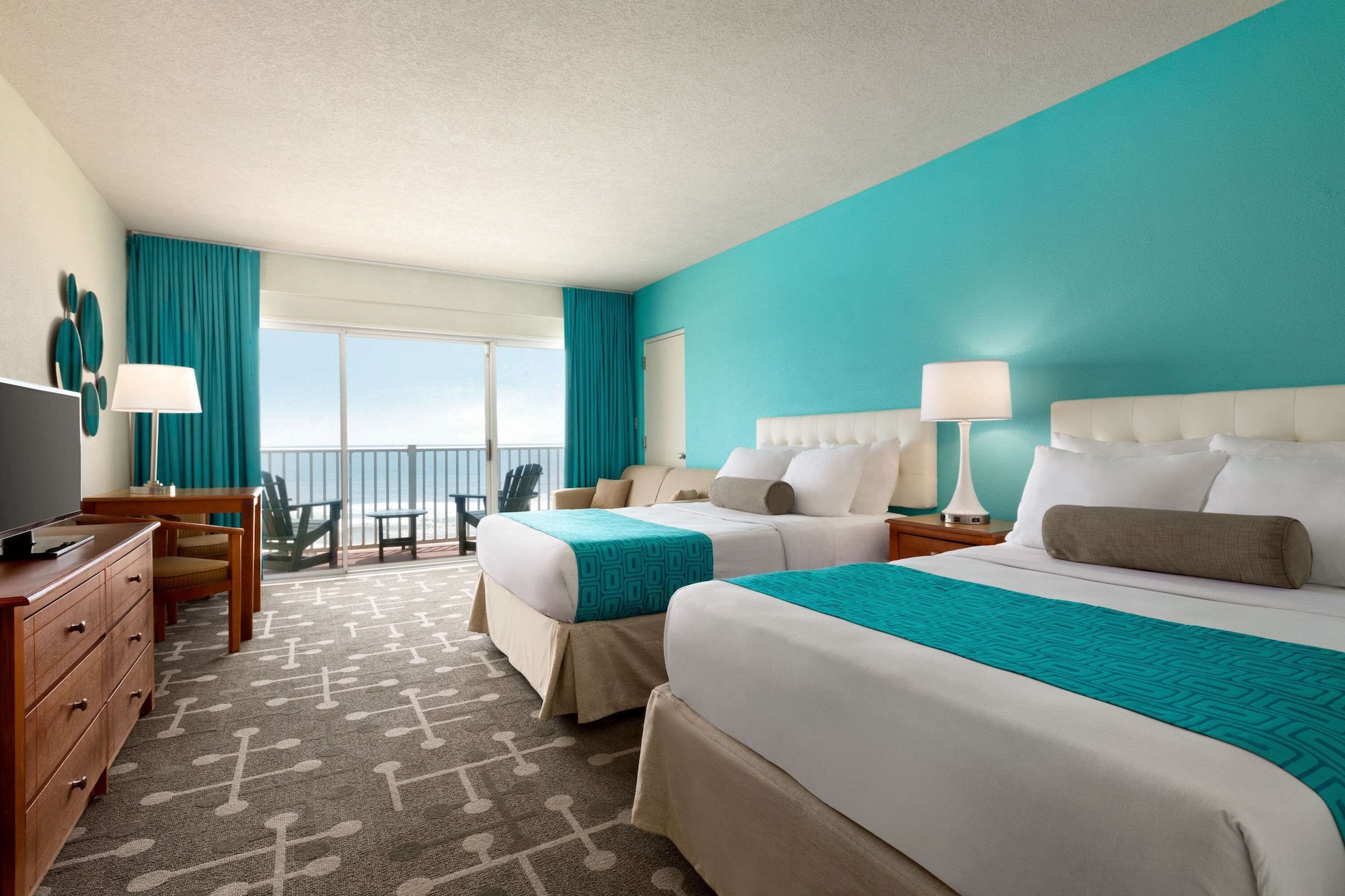 غرفة بسريرين مزدوجين بإطلالة جزئية على البحر، Howard Johnson By Wyndham Ocean City Oceanfront 3/7