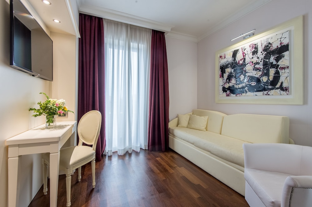 TRILUSSA PALACE HOTEL CONGRESS AND SPA 33/43