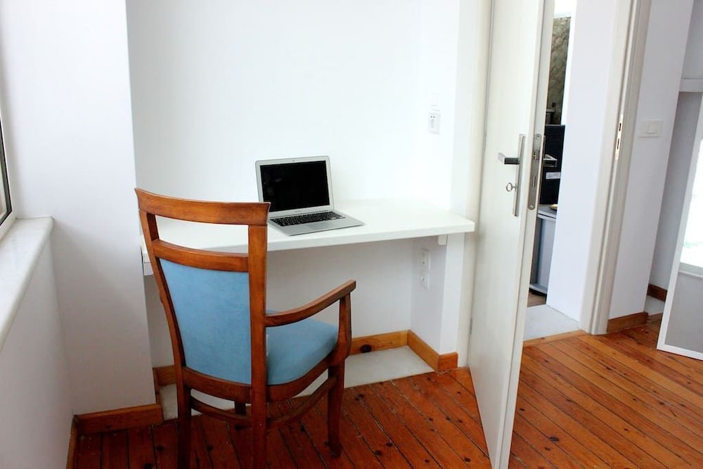 Elizabeth Suites 40/50