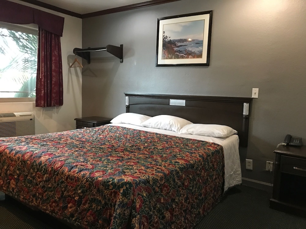 Starlight Inn Canoga Park 6/45