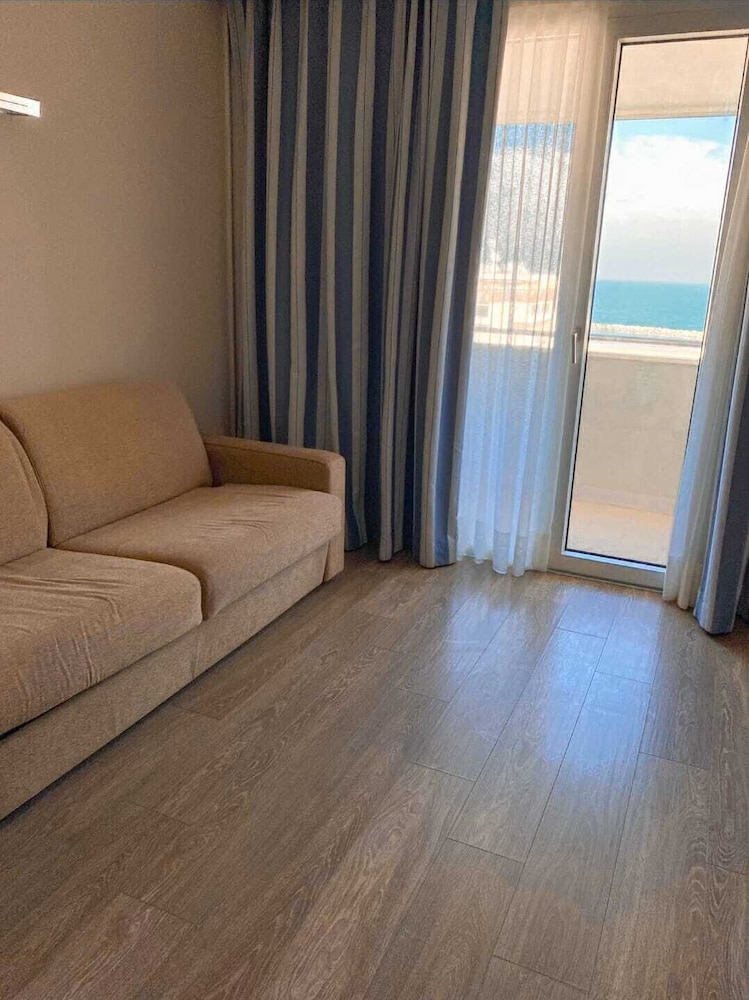 Oxygen Lifestyle Hotel 18/50