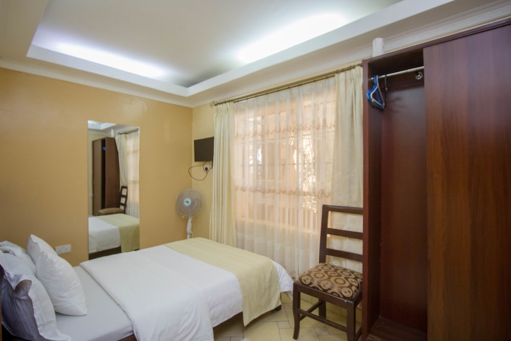 Capital Heights Hotel 31/65