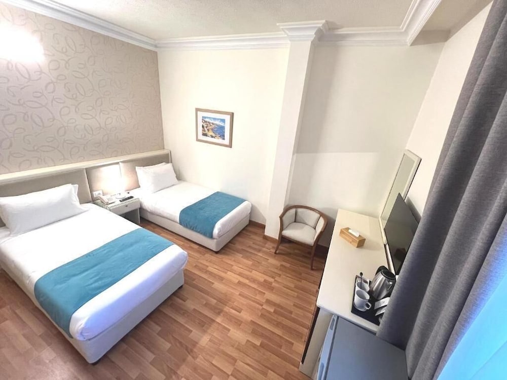 Hotel Mediterranee Beyrouth 14/80