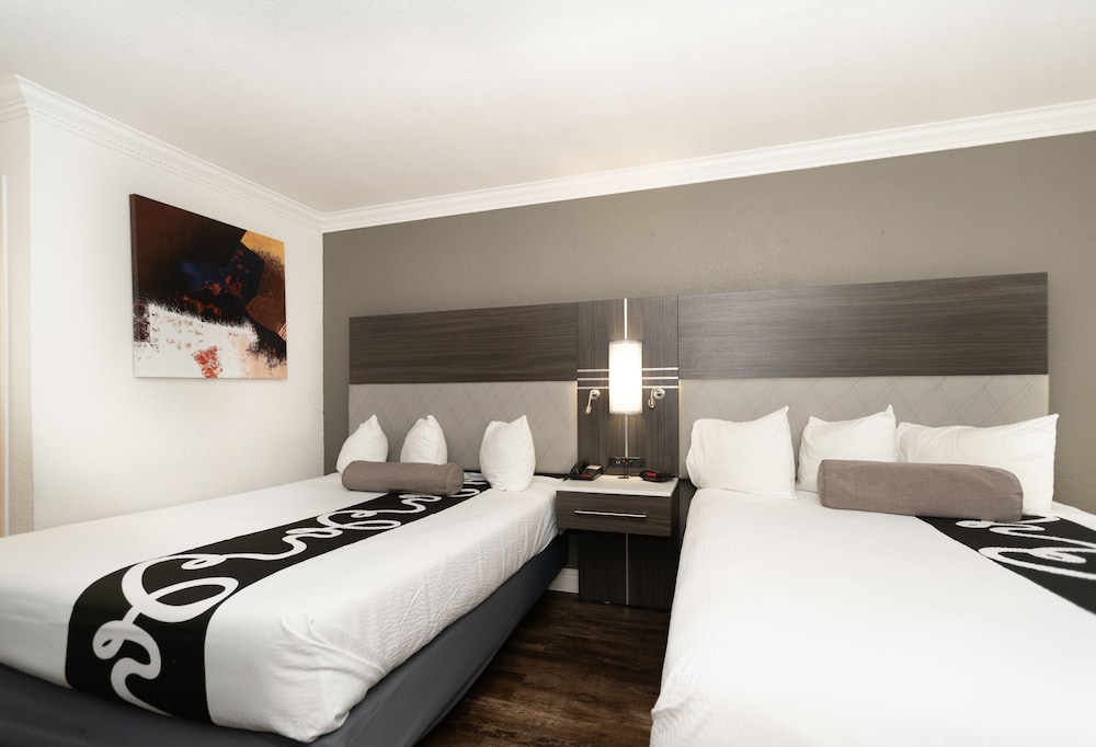 Rodeway Inn San Jose HWY-101 Tully Rd Exit 10/27