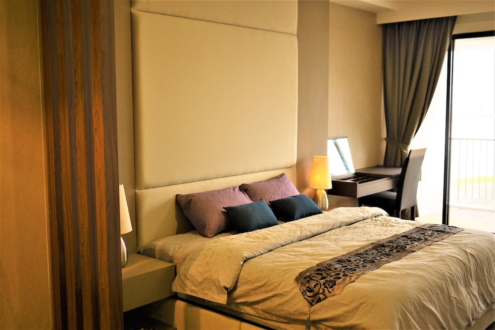 The Landmark Studio Suite 10/50