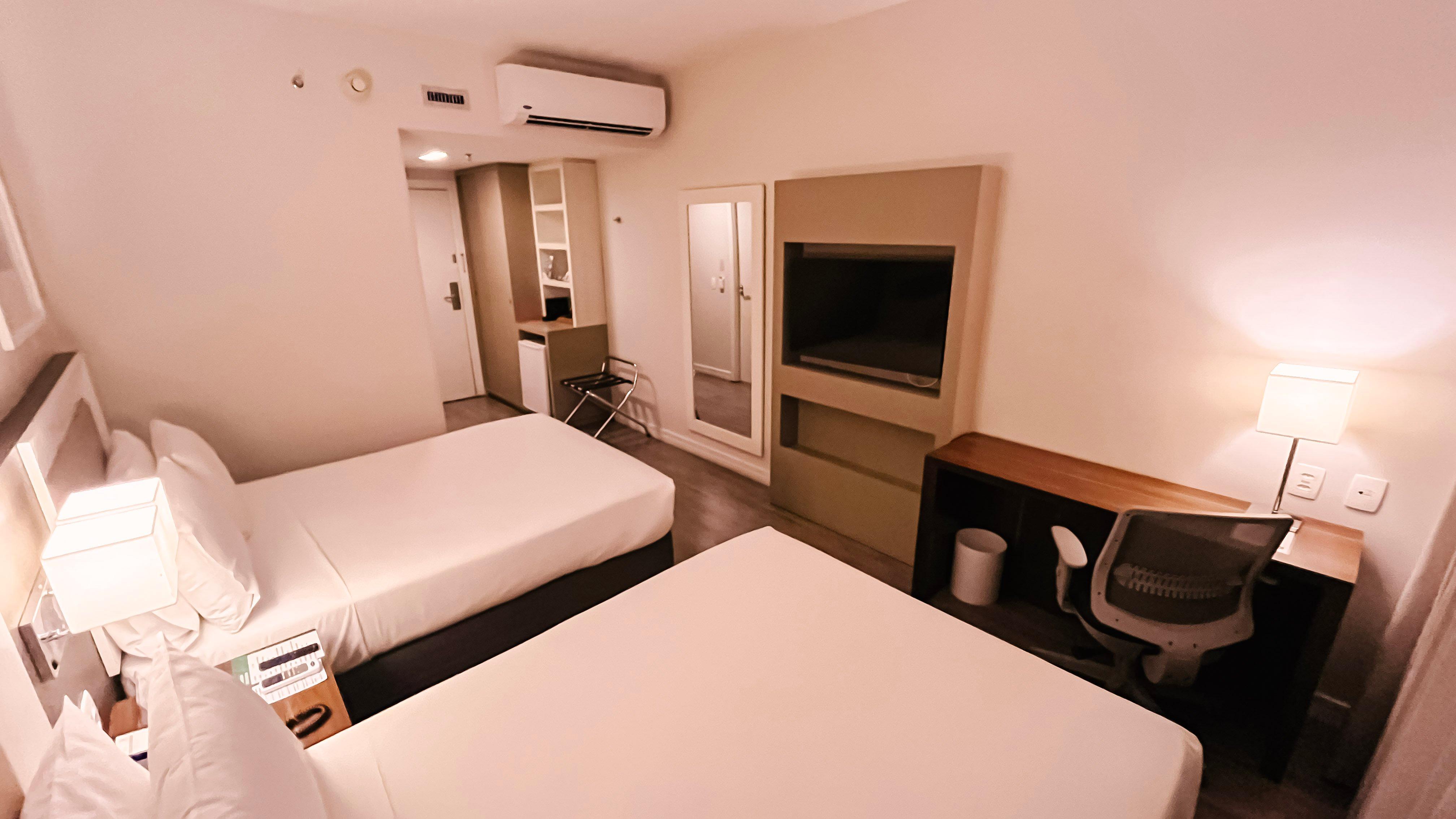 غرفة بريميوم بسرير مزدوج بإطلالة على المدينة، Holiday Inn Belo Horizonte Savassi 2/3