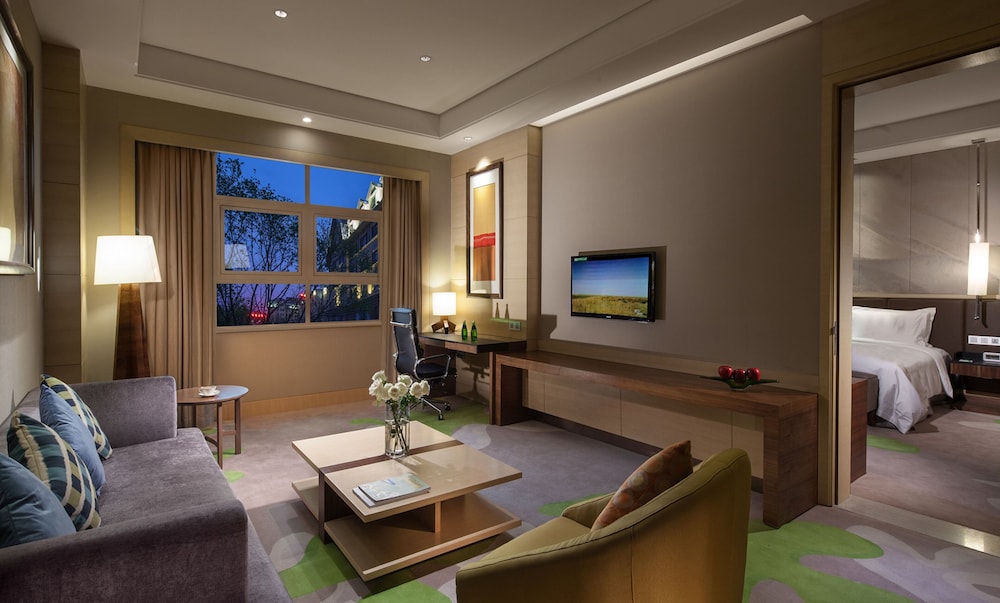 Holiday Inn Qingdao Expo 25/34