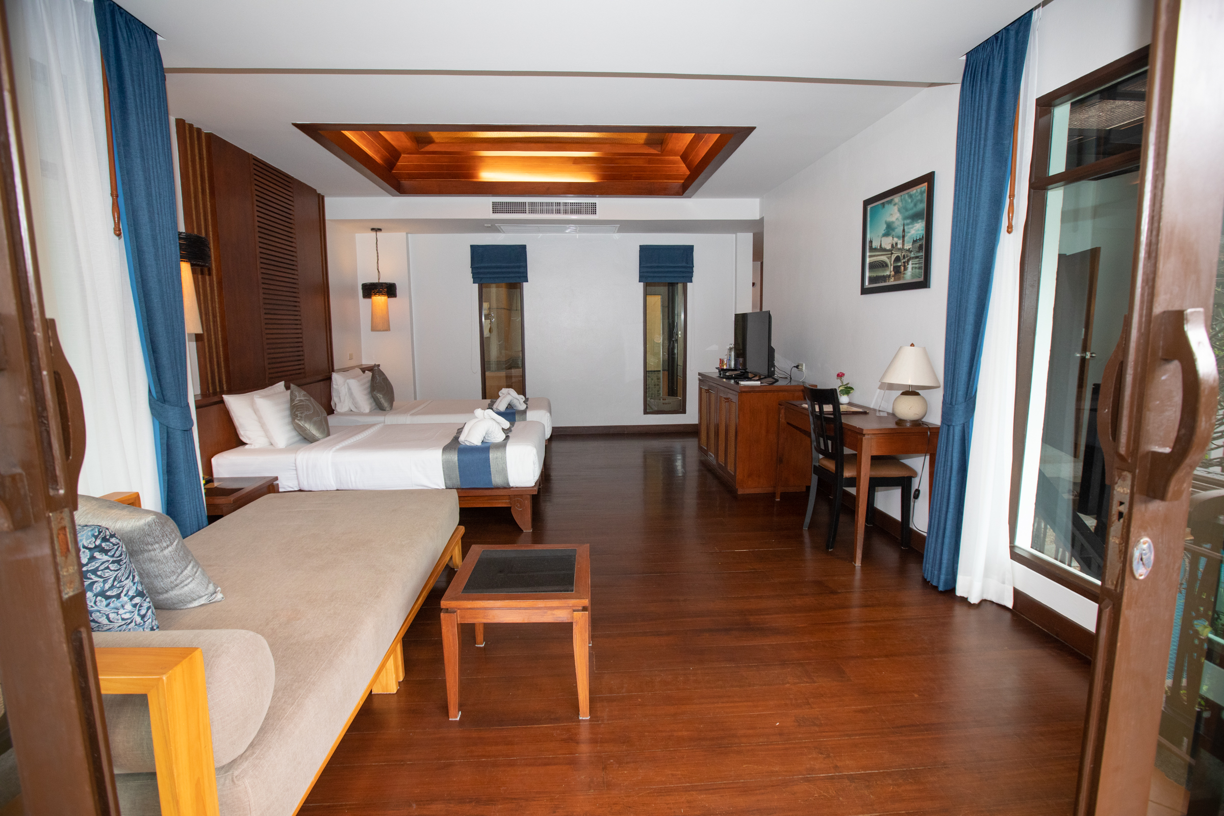 Deluxe, Double or Twin Bed