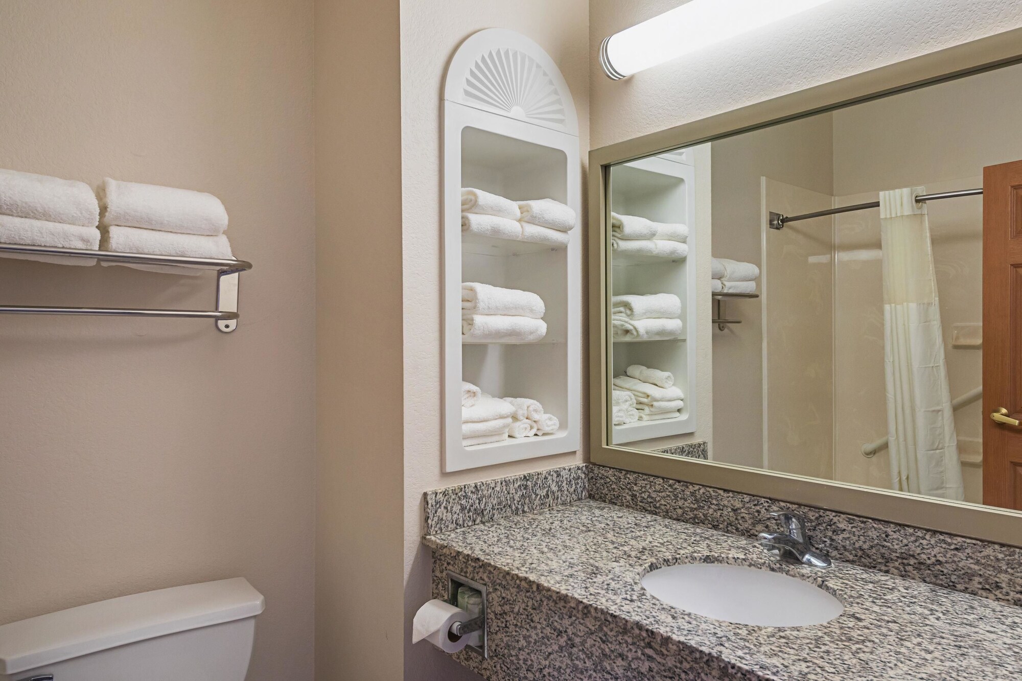 جناح بسرير كينج، Quality Inn & Suites Lampasas 2/2