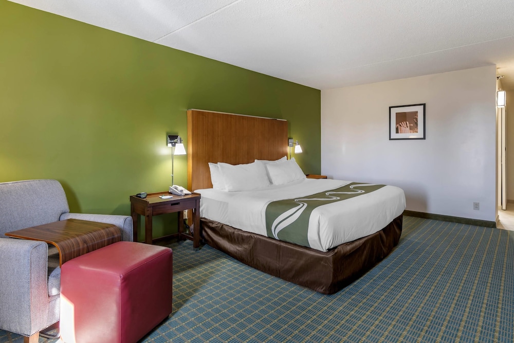 ROOM, KING BED, ACCESSIBLE