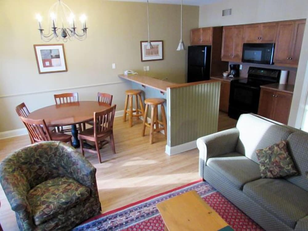 Calabogie Peaks Hotel, Ascend Hotel Member 28/50