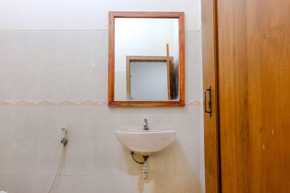 OYO 2643 Hotel Graha Prima 47/50