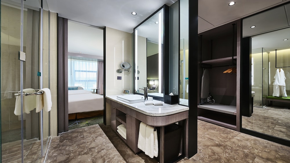 Holiday Inn Xining Hot-Spring 14/58