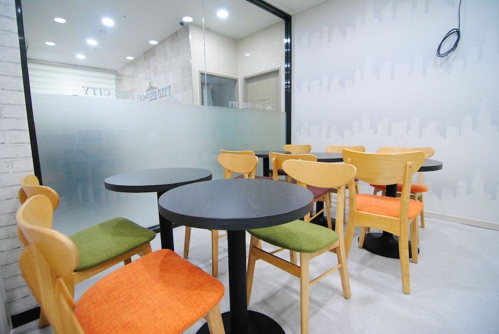 Inn-The City Business Hotel 49/53