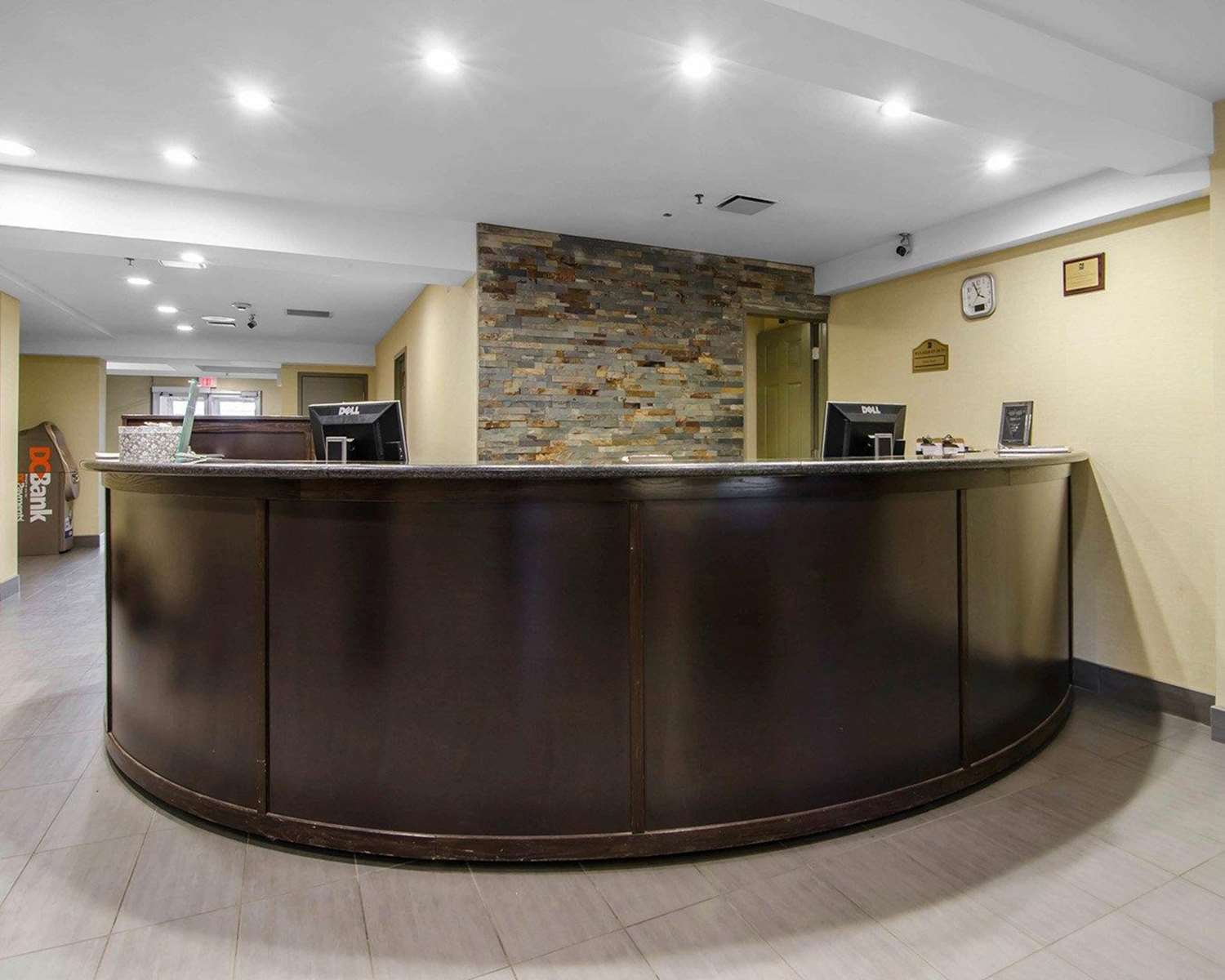 Courtyard by Marriott Regina Downtown 2/10