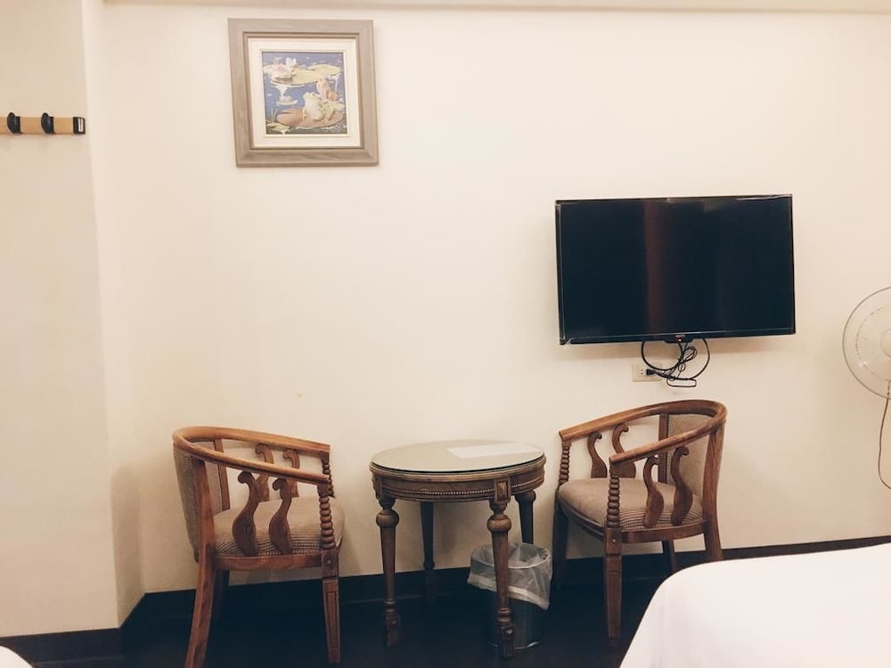 Hua Tai Hotel 34/37