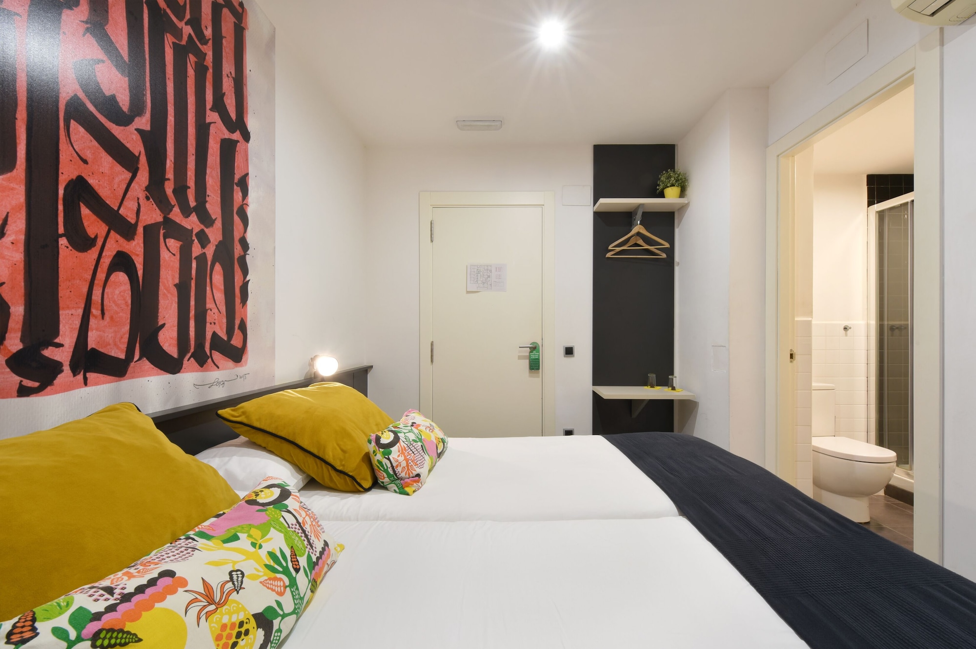 ECONOMY, TWIN BEDS