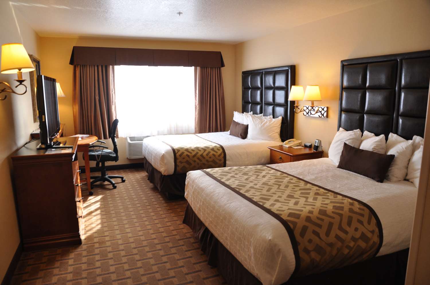 جناح بسريرين كوين، Best Western Plus Meridian 2/2