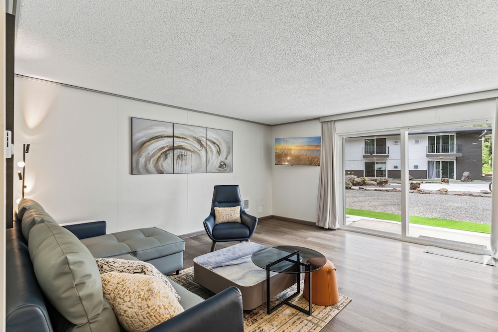 Interurban Suites Hotel, a Dazzler Select by Wyndham 45/69