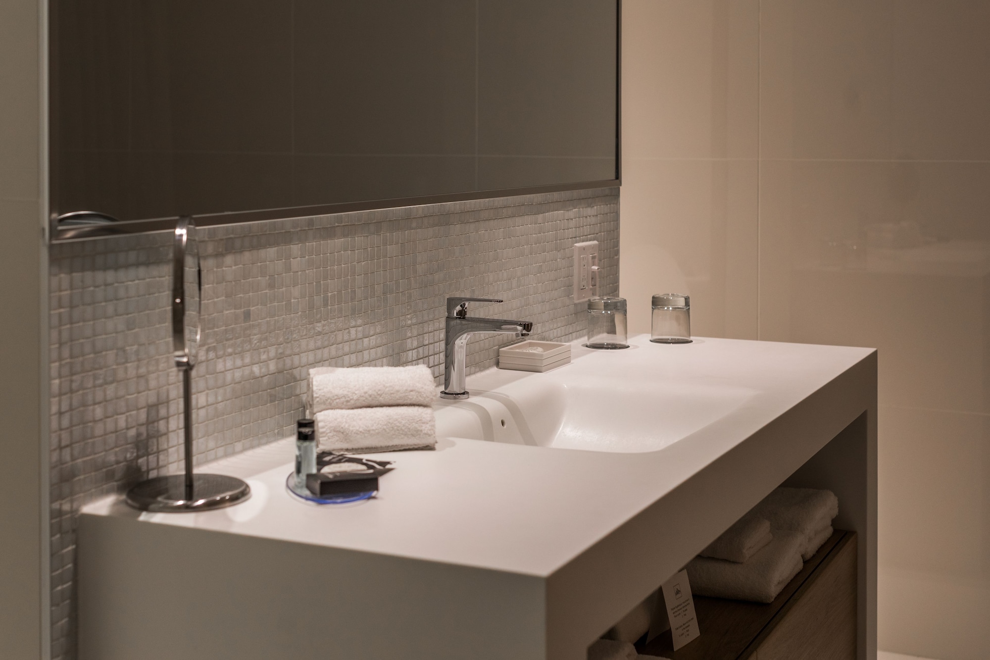 جناح جونيور بسرير كينج بإطلالة على البحيرة، Hotel du Domaine, an Ascend Collection Hotel 5/5