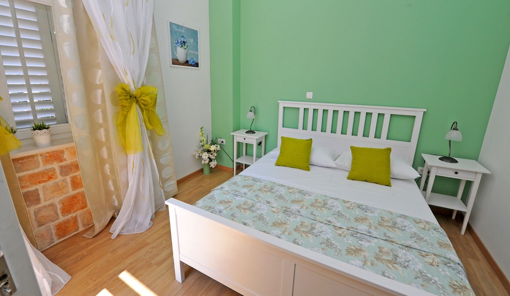 Nirvana Luxury Rooms 55/82