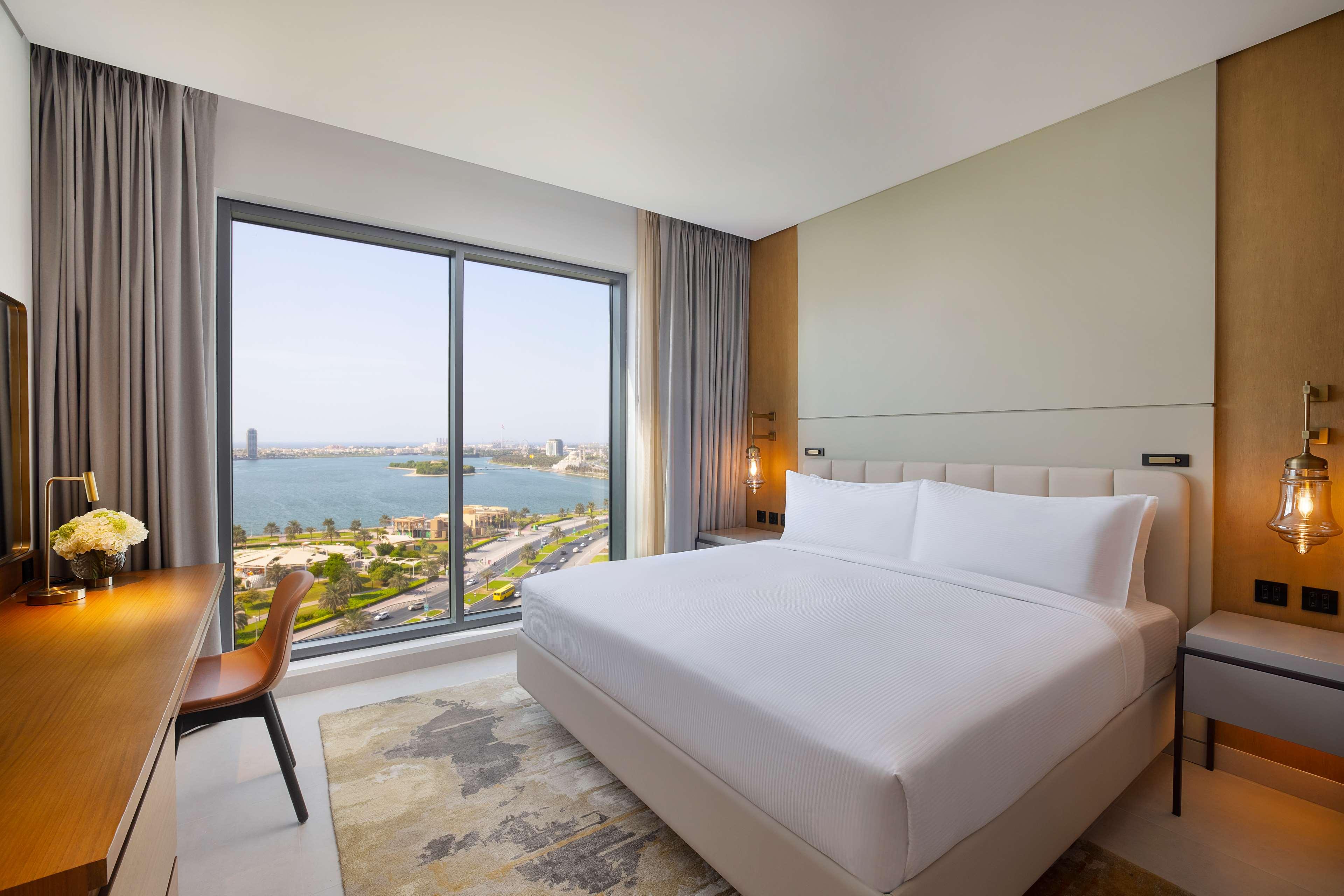 1 BEDROOM, APARTMENT, KING BED, WATER FRONT